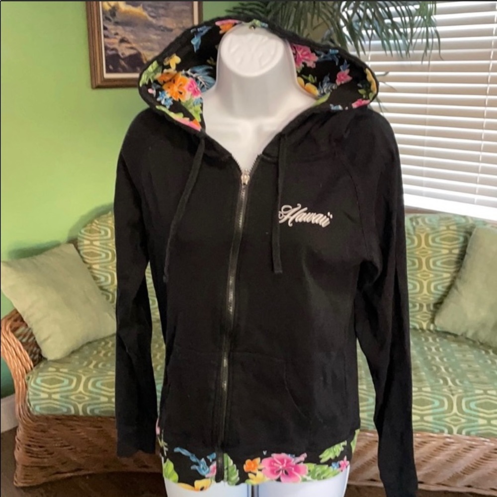 Island Design - Hoodie with printed trim. Island Design Collection.